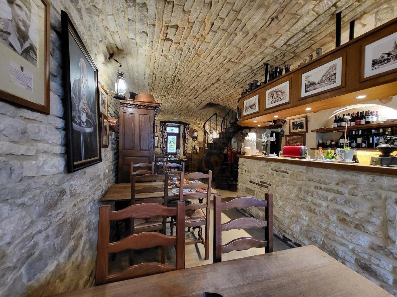 Hostellerie Saint Martin- Logis Hotel Et Restaurant Creully sur Seulles المظهر الخارجي الصورة